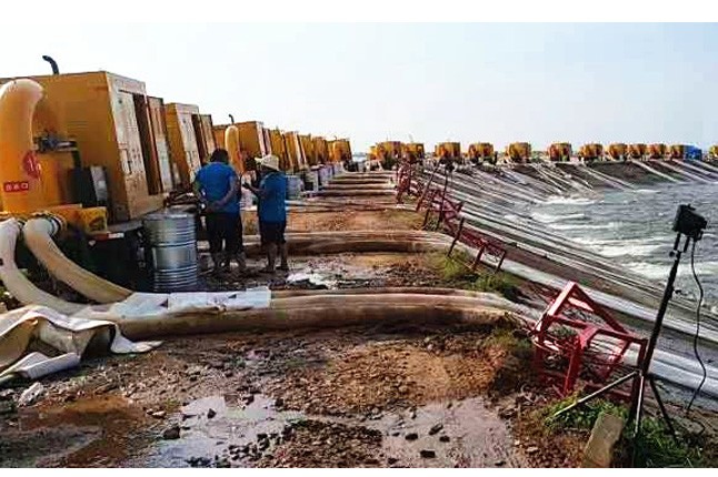 郑州开云online(中国)排涝泵车在鄱阳湖抢险现场发挥重要作用
